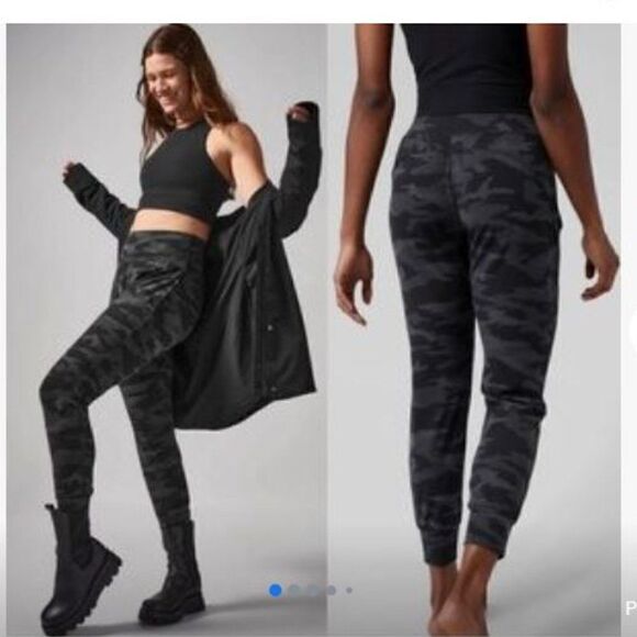 ATHLETA Salutation Jogger Camo Black Size XS - Picture 4 of 8